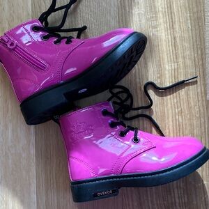 NWOT Ovekos Hot Pink Kids Boots with Faux Fur Lining